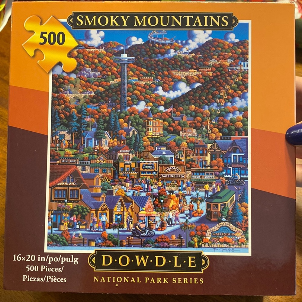 🔥NWT 500pc Gatlinburg Tennessee jigsaw puzzle